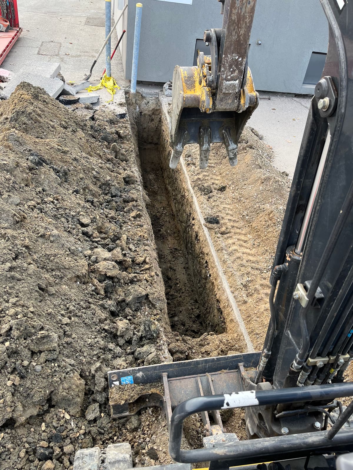 Clean trench walls